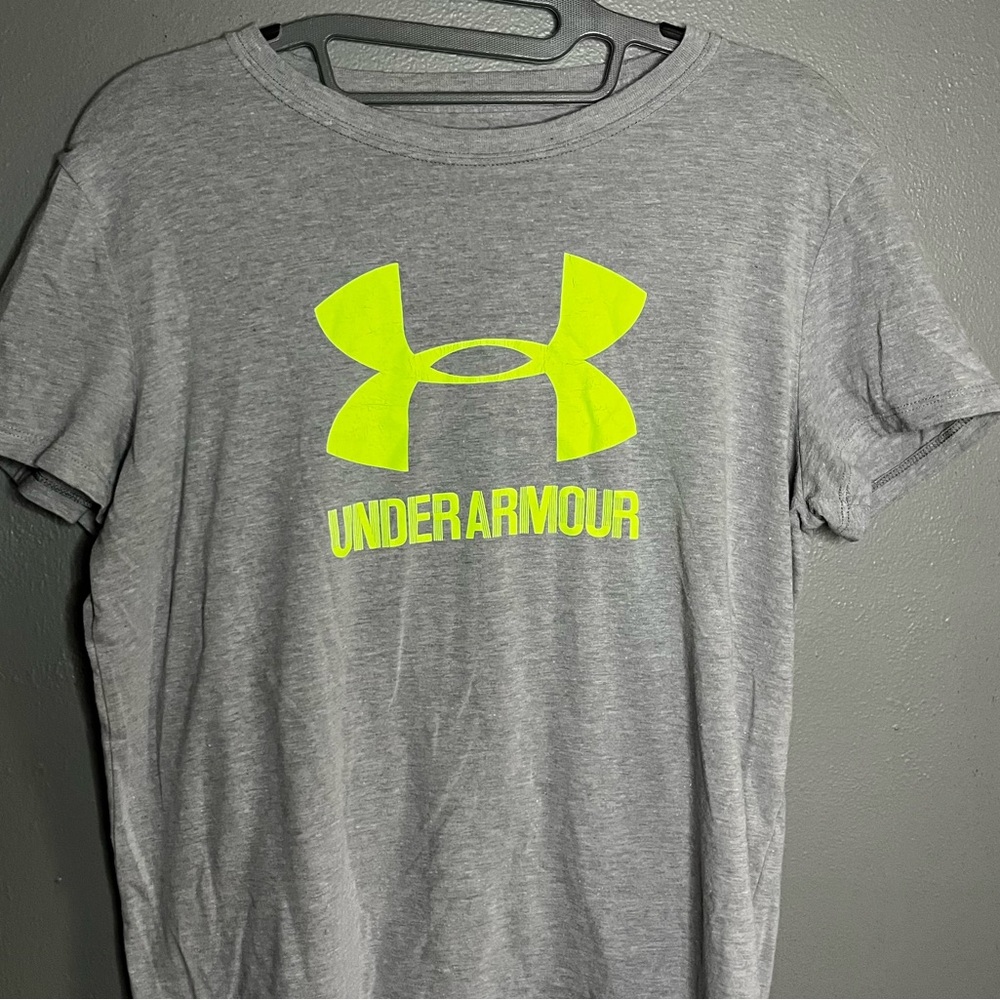 Under armor shirt